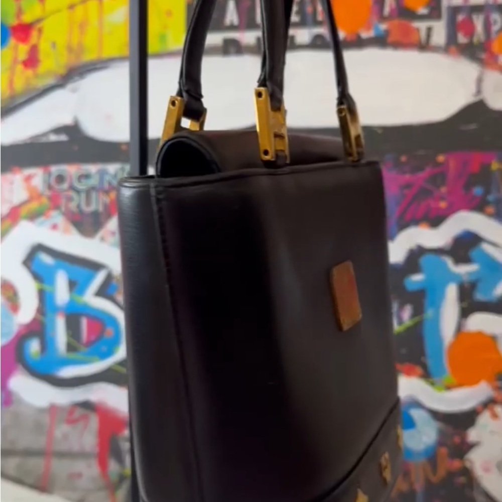 MCM 💯% Authentic Vintage MCM Black Leather Flap Bucket Tote - Picture 2 of 16